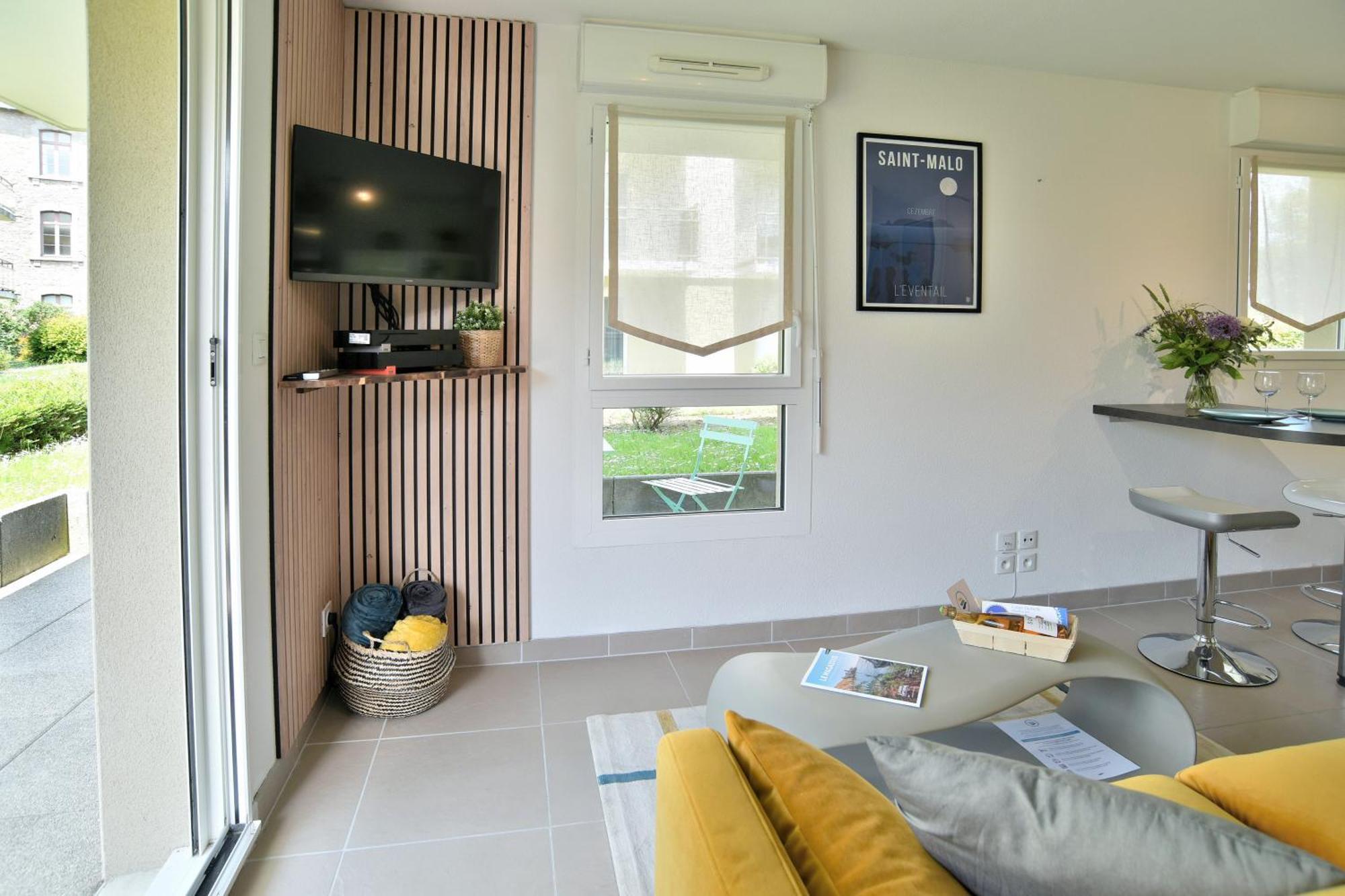 Escapade - Appartement Avec Jardin Et Parking Dinan Exterior photo